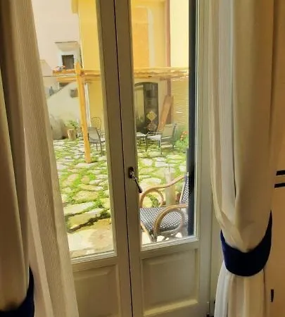Διαμέρισμα House &